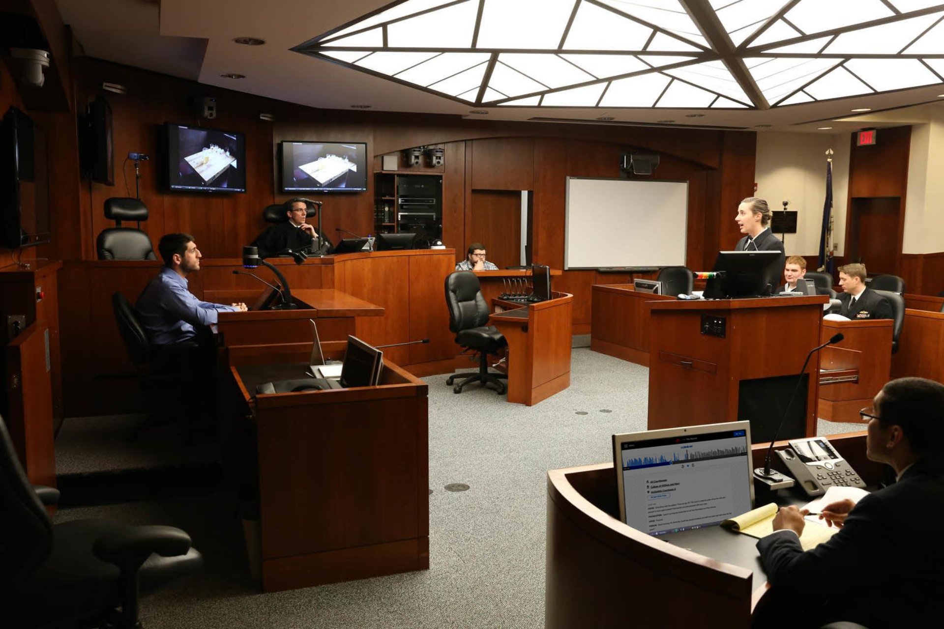 Court-Reporter-Shortage-A-Misnomer-with-a-people-centered-solutions